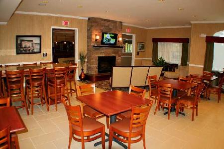 أفضل العروض ل بلاس اياستونان سويتس إاستون