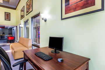 Best offers for Rodeway Inn Knoxville Knoxville