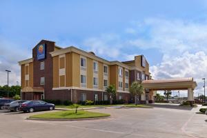Best offers for COMFORT INN SUITES Mexia