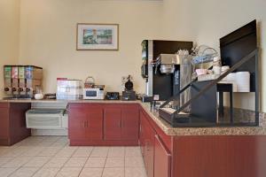 Best offers for ECONO LODGE Kent