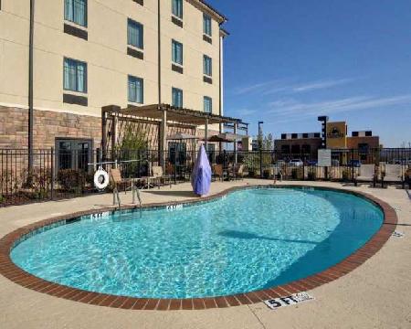 Best offers for COMFORT INN & SUITES Fort Smith 
