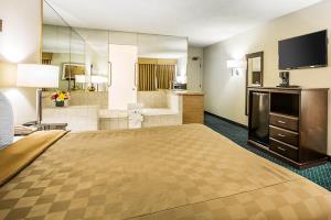 Best offers for RODEWAINN SUITES BAKERSFIELD Bakersfield 