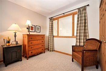 Best offers for LES HAUT BOIS CONDOMINIUMS - TREMBLANT SUNSTAR Mont Tremblant