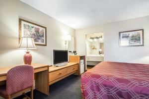 Best offers for Econo Lodge I-44 - Exit 80 Springfield