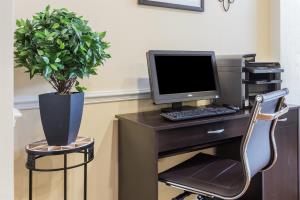 Best offers for BAYMONT INN AND SUITES LAKELAND Lakeland