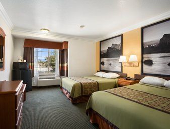 Best offers for Super 8 by Wyndham Santa Clarita/Valencia Santa Clarita