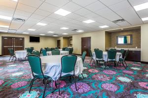 Best offers for COMFORT INN SUITES NEWCASTLE - OKLAHOMA CITY Oklahoma City 