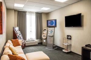 Best offers for Comfort Suites Newport