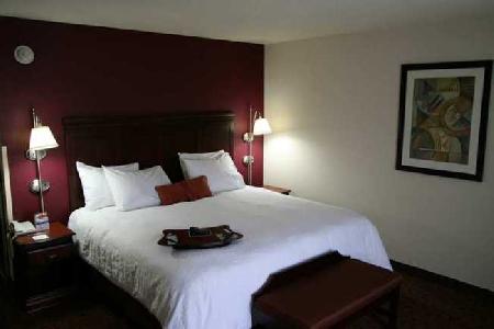 Best offers for Hampton Inn and Suites Muncie Muncie 