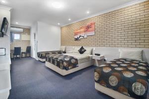 Best offers for COMFORT INN WARWICK Warwick