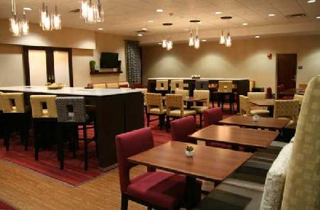 Best offers for HAMPTON INN ST. LOUIS-DOWNTOWN (AT THE GATEWAY ARCH) Saint Louis