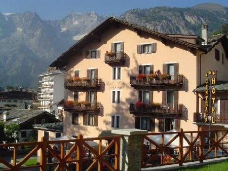Best offers for Centrale Courmayeur