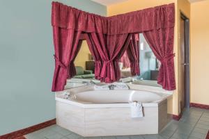 Best offers for SUPER 8 BY WYNDHAM TROY IL/ST. LOUIS AREA Troy