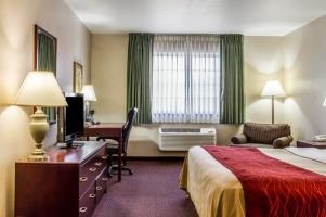 Best offers for COMFORT INN & SUITES Fort Madison 