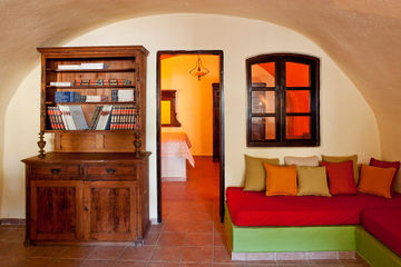 Best offers for LAVA SUITES & LOUNGE Thira