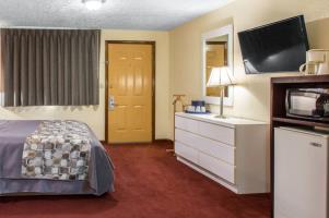Best offers for Rodeway Inn & Suites Branford - Guilford Branford