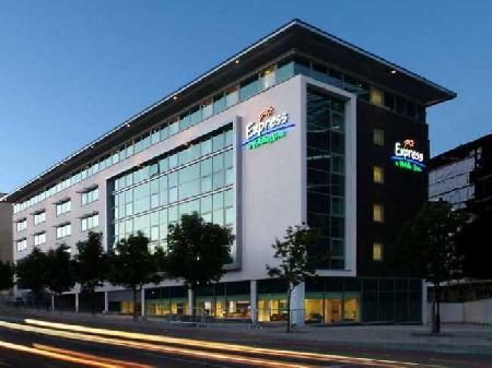 Best offers for HOLIDAY INN EXPRESS NEWCASTLE CITY CENTRE Newcastle Upon Tyne 