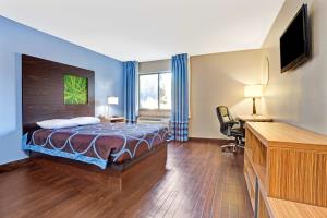 Best offers for SUPER 8 MOTEL - LOUISVILLE/AIRPORT Louisville