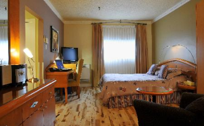 Best offers for Auberge Le Pomerol Montreal