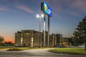 Best offers for Comfort Inn Metro Airport Romulus 