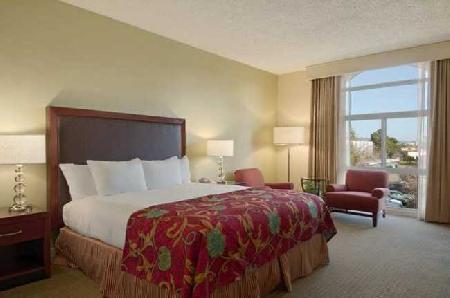Best offers for HILTON OAKLAND AIRPORT Oakland 