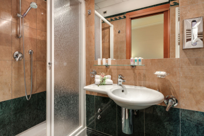 أفضل العروض ل بالازو كاردينال سسي روما