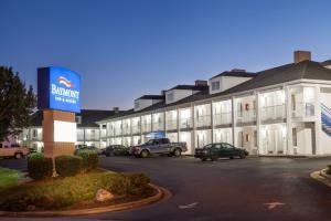 Best offers for BAYMONT INN SUITES HICKORY Hickory 
