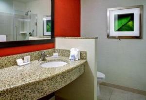 Best offers for COURTYARD BY MARRIOTT GREENVILLE DOWNTOWN Greenville 