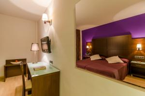 Best offers for YIT Conquista de Granada Peligros