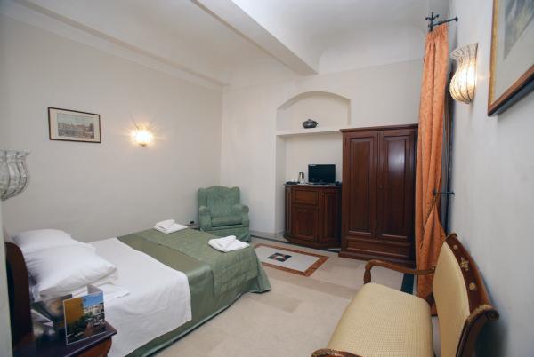 Best offers for HOTEL DOMUS FLORENTIAE Florence