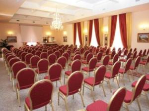 Best offers for GRAND CAPODIMONTE Napoli