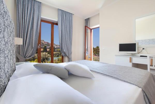 Best offers for Regina Sorrento