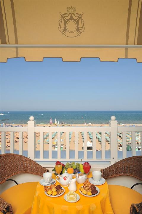 أفضل العروض ل رجىنا ريميني