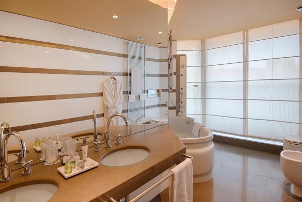 Best offers for NH Bologna de la Gare BOLONIA