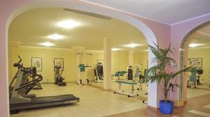 أفضل العروض ل نيكولااص كلاب تور مورسكا أوروسي