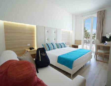 Best offers for NICOLAUS CLUB IL GABBIANO Pulsano