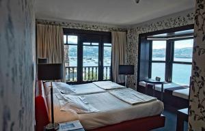 Best offers for Embarcadero Las Arenas