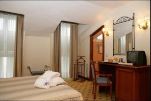 Best offers for El Ancla Laredo