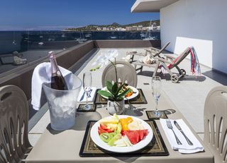 AXELBEACH IBIZA SUITES APARTMENTS SPA & BEACH CLUB - ADULTS ONLY
