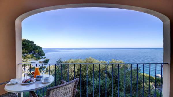 Best offers for Hoposa Costa d'Or Deya