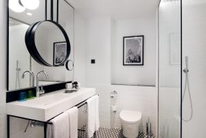 Best offers for One Shot Palacio Reina Victoria 04 Valencia