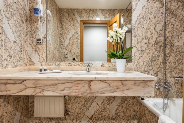 Best offers for Exe Area Central Santiago De Compostela