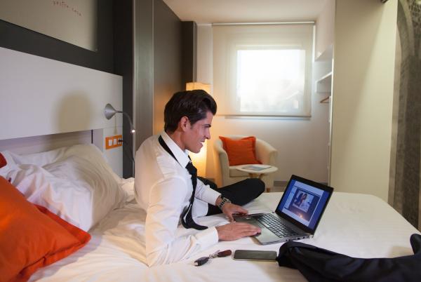 أفضل العروض ل بيد4و بامبلونا بامبلونه