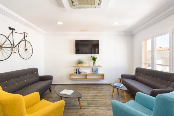 Best offers for Hostal JUME - URBAN ROOMS Mahon