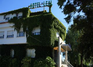 Best offers for HOTEL LEAL (VILLAGARCIA DE AROSA) Vilanova De Arousa