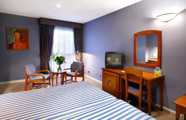 Best offers for PLAZA DE SANTIAGO Pinto