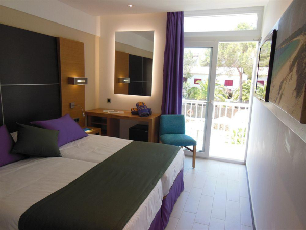 أفضل العروض ل فندق اسلا دي كابريرا كولونيا دي سانت خوردي