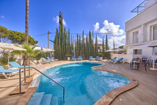 أفضل العروض ل فندق فىنير روبيت ونلي ادولتس فروم 18 ييارس كالا د´ور