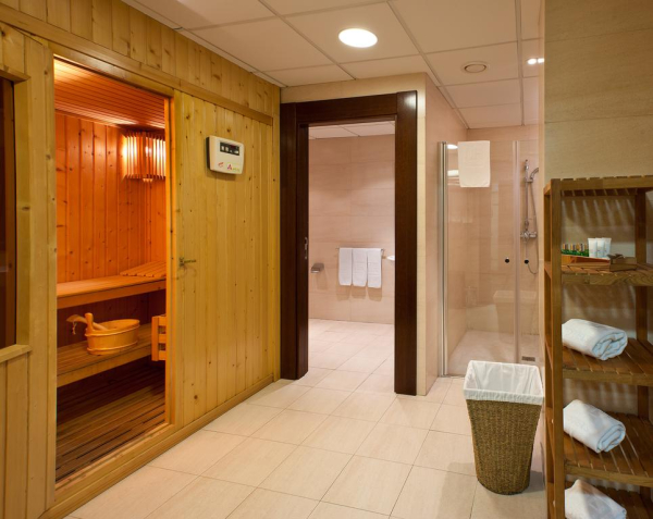 أفضل العروض ل ن كوييكتيون بالاثيو دي ارانخويث ارنجويز