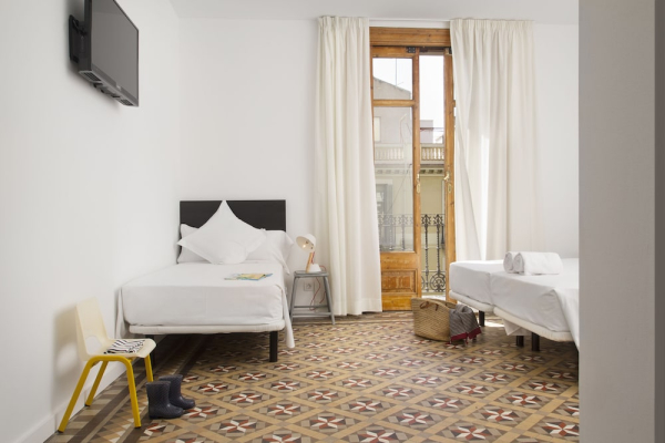 Best offers for Som Nit Triomf Barcelona
